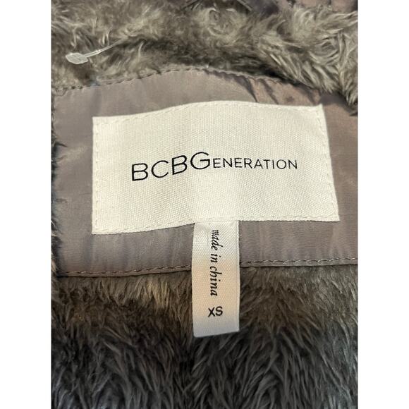 BCBGeneration Quilted Chevron XS Coat Puffer Faux Fur Jacket Gray Parka New - Picture 9 of 13
